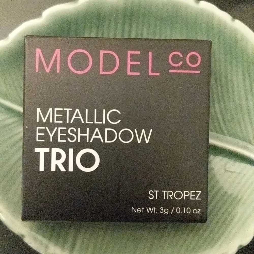 Metallic Eyeshadow Trio
